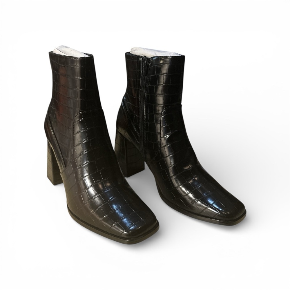Lisa Vicky Craze-V Black Croc Embossed Ankle Boots Size 9 New in Box